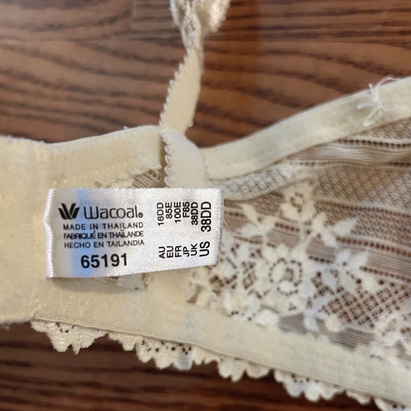 Wacoal Embrace Lace Underwire Bra, Style # 65191 Size 38DD - Picture 4 of 5
